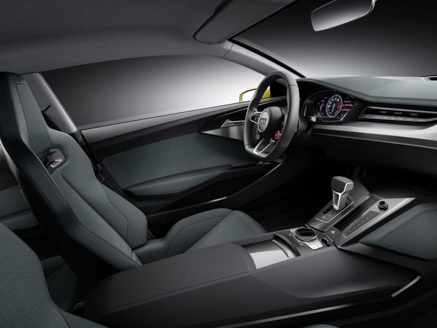Интерьер Audi Sport Quattro Concept 2013 года  (фото 5 из 12)